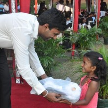 Donate Cloths in Sri Lanka