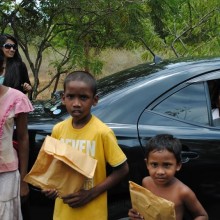 Donate Cloths in Sri Lanka